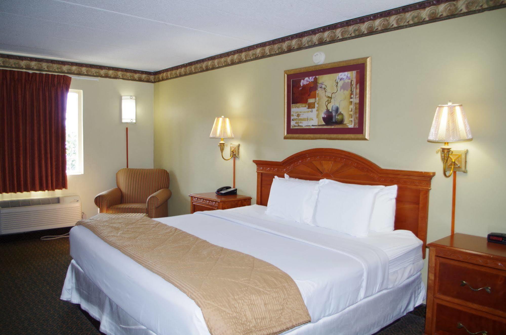 Americas Best Value Inn St. Louis Downtown Exterior photo